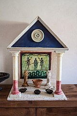 Reconstructed_Roman_house_altar_in_the_Painting_House.
